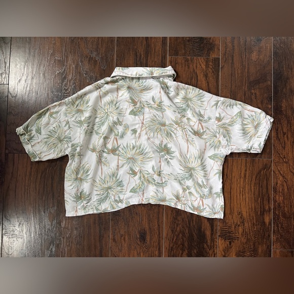 Topshop pajama top, white/palm tree print in size 4-6 - Picture 2 of 3